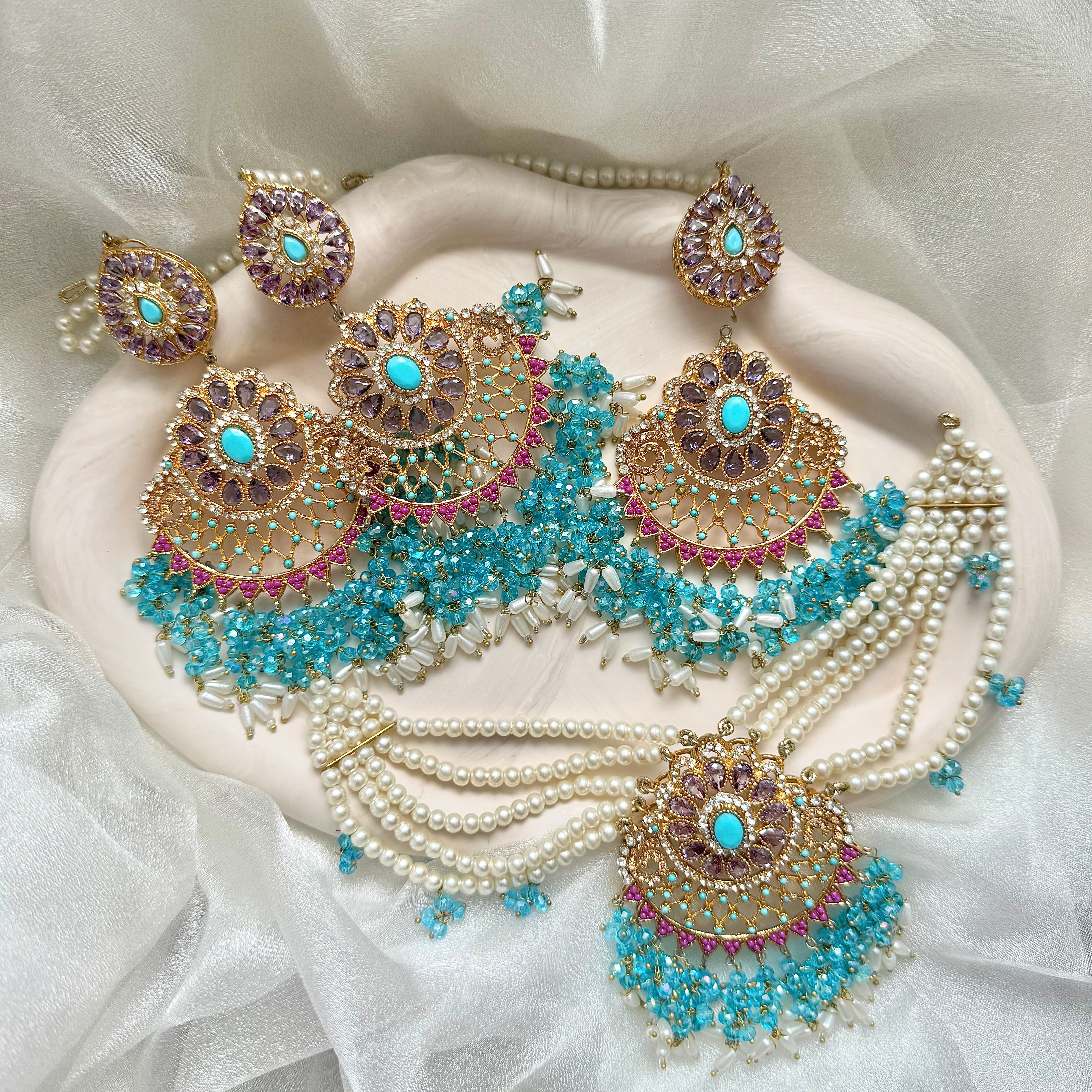 Amera Choker Set