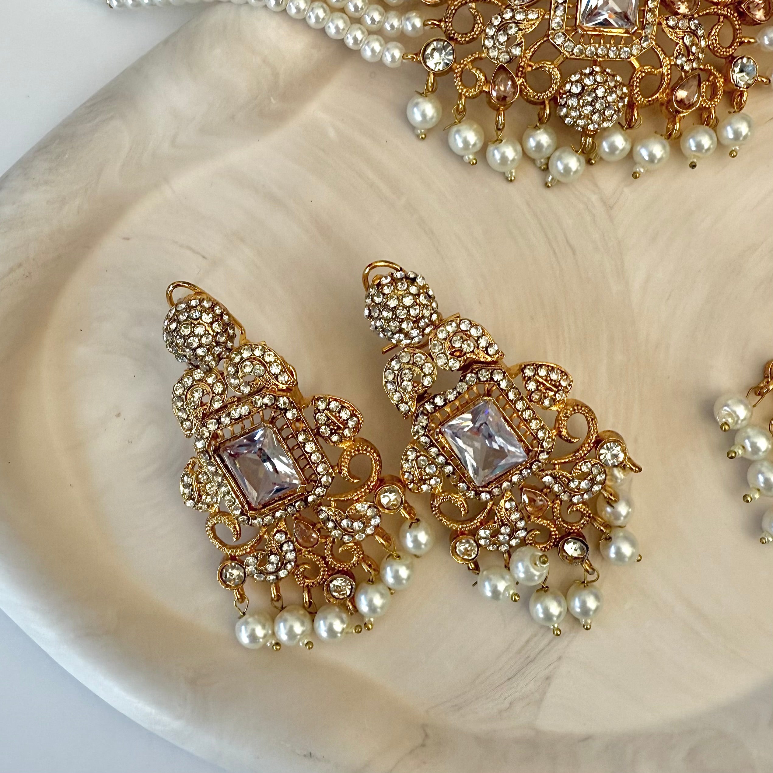 Inaya Choker Set