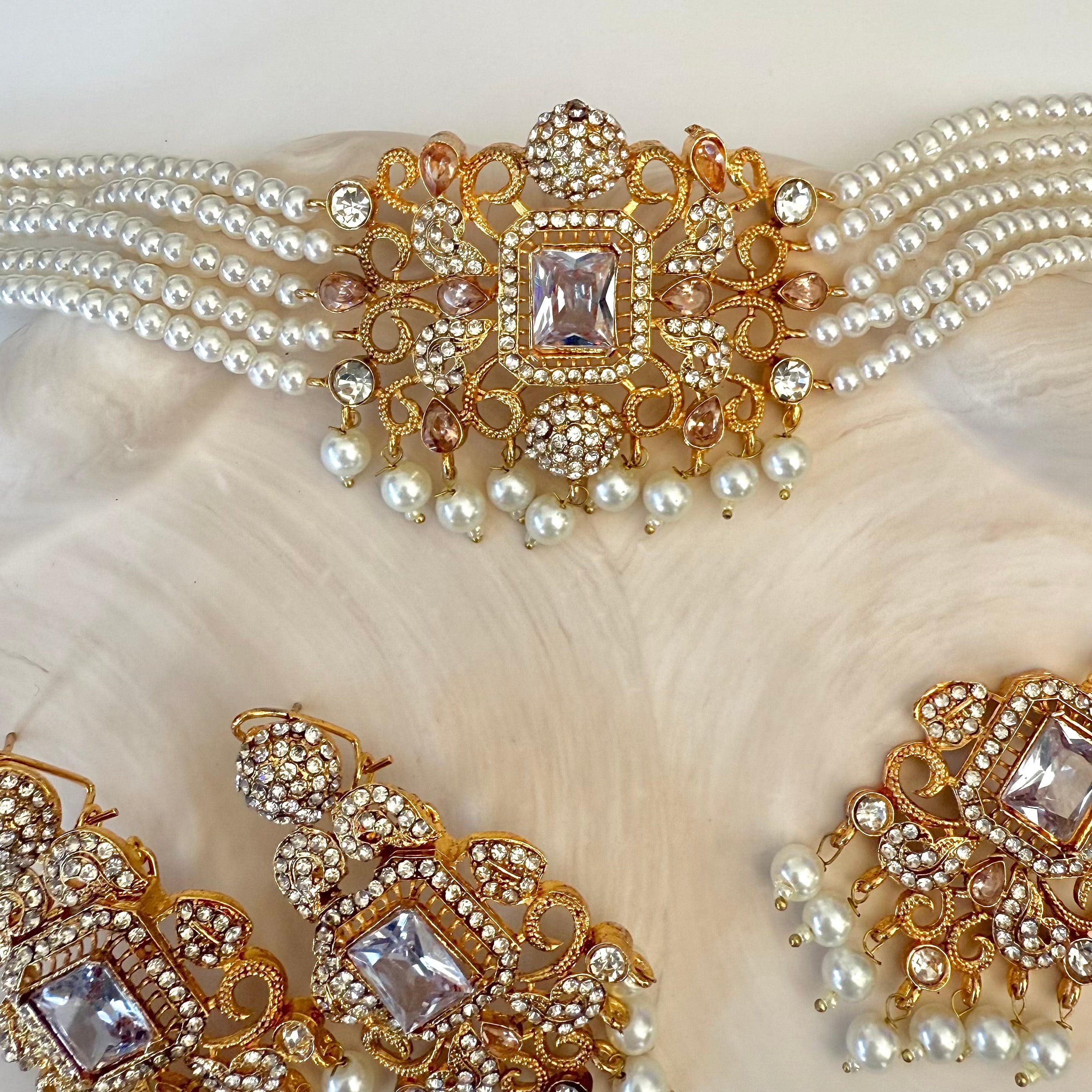 Inaya Choker Set