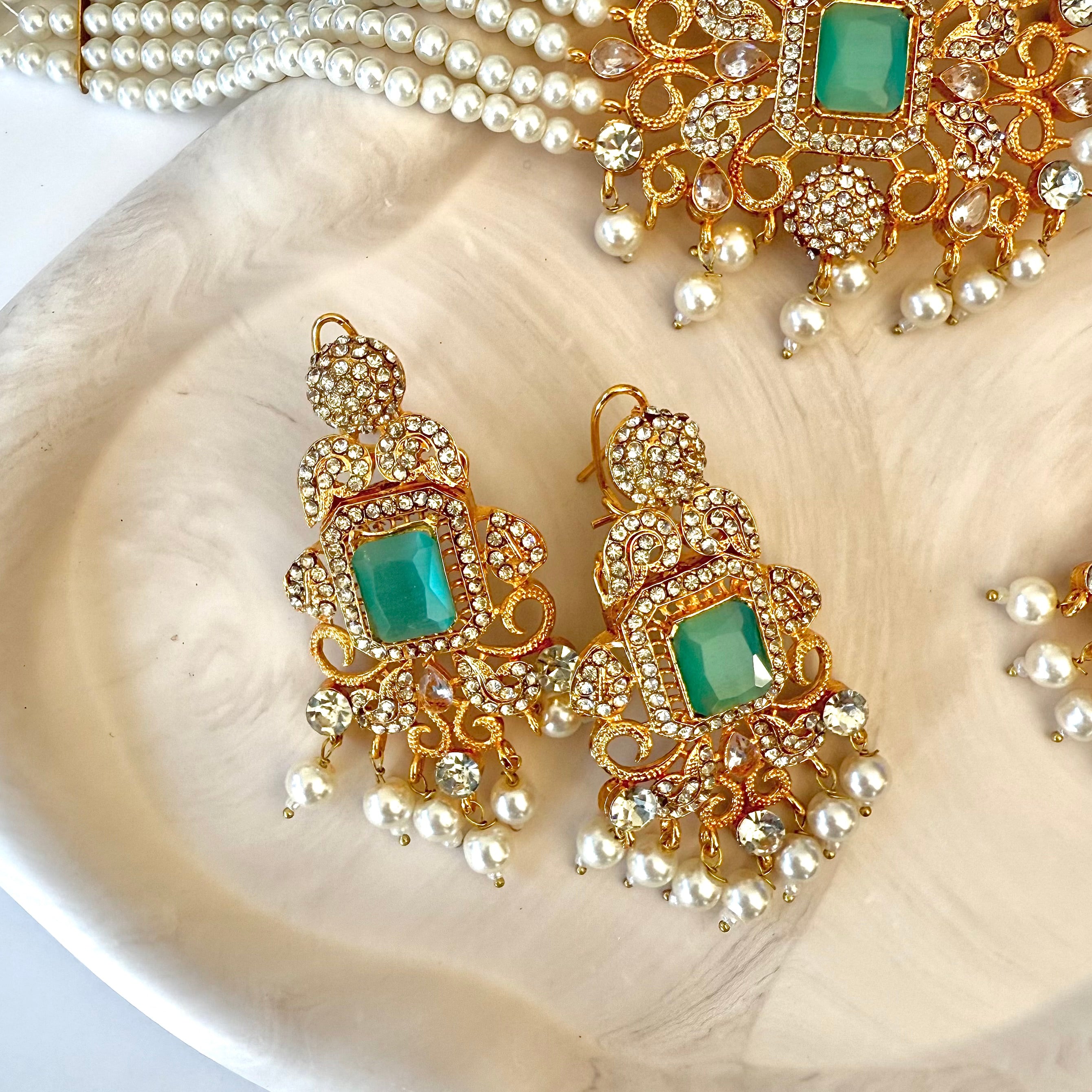 Inaya Choker Set