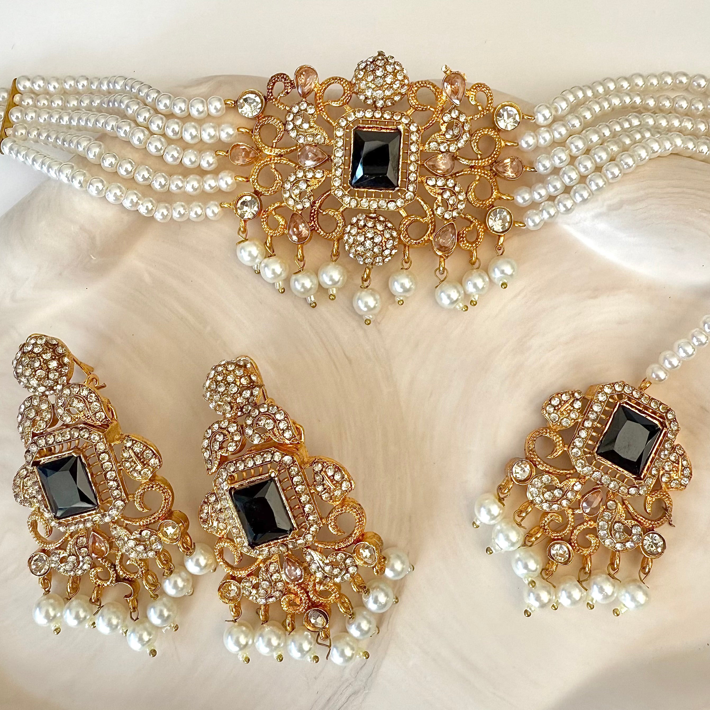 Inaya Choker Set