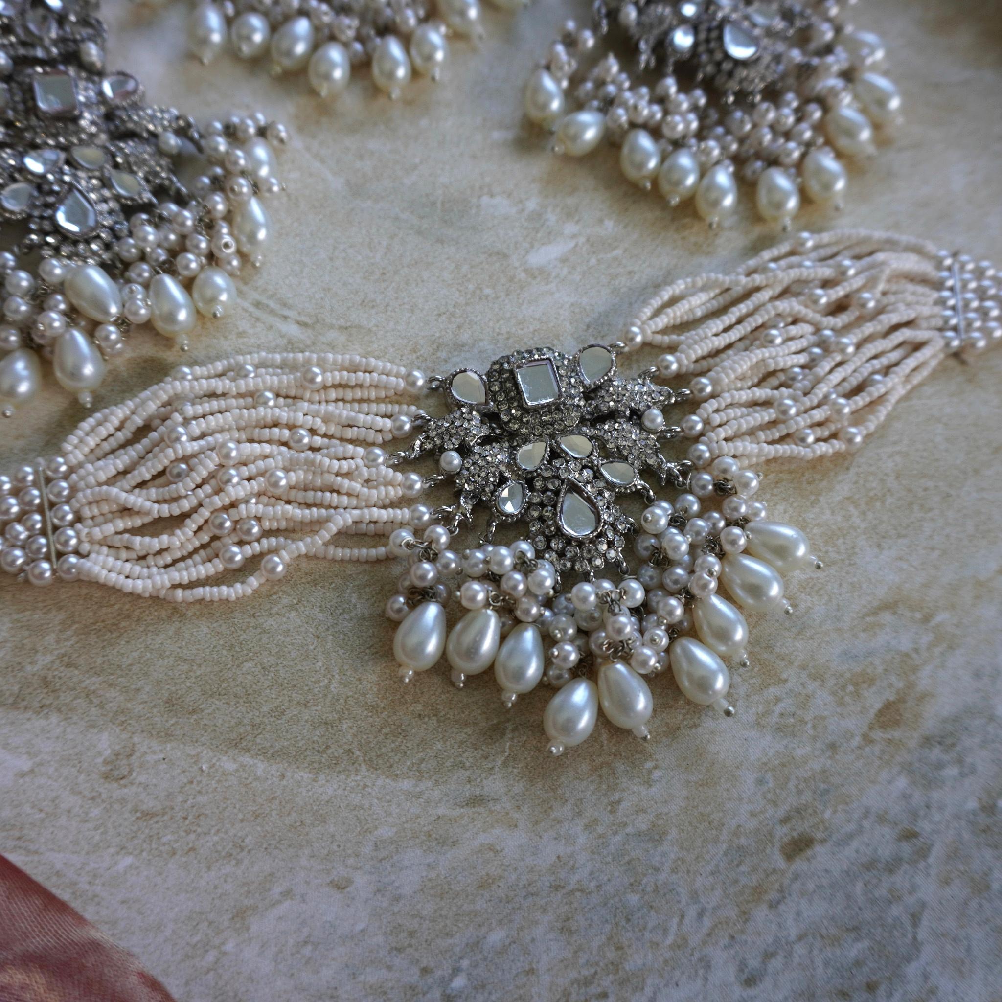 Almirah Pearl Choker Set
