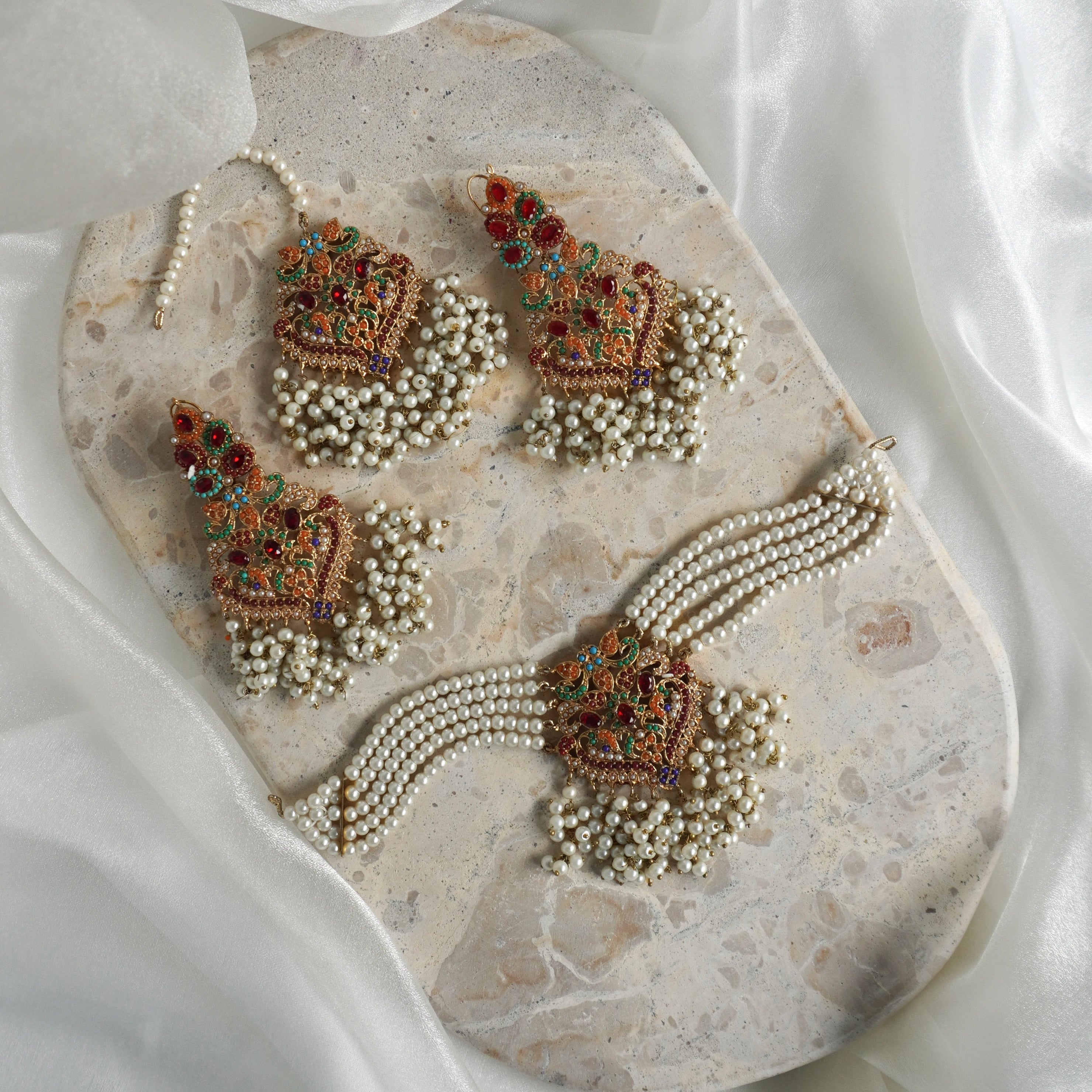 Halime Pearl Choker Set
