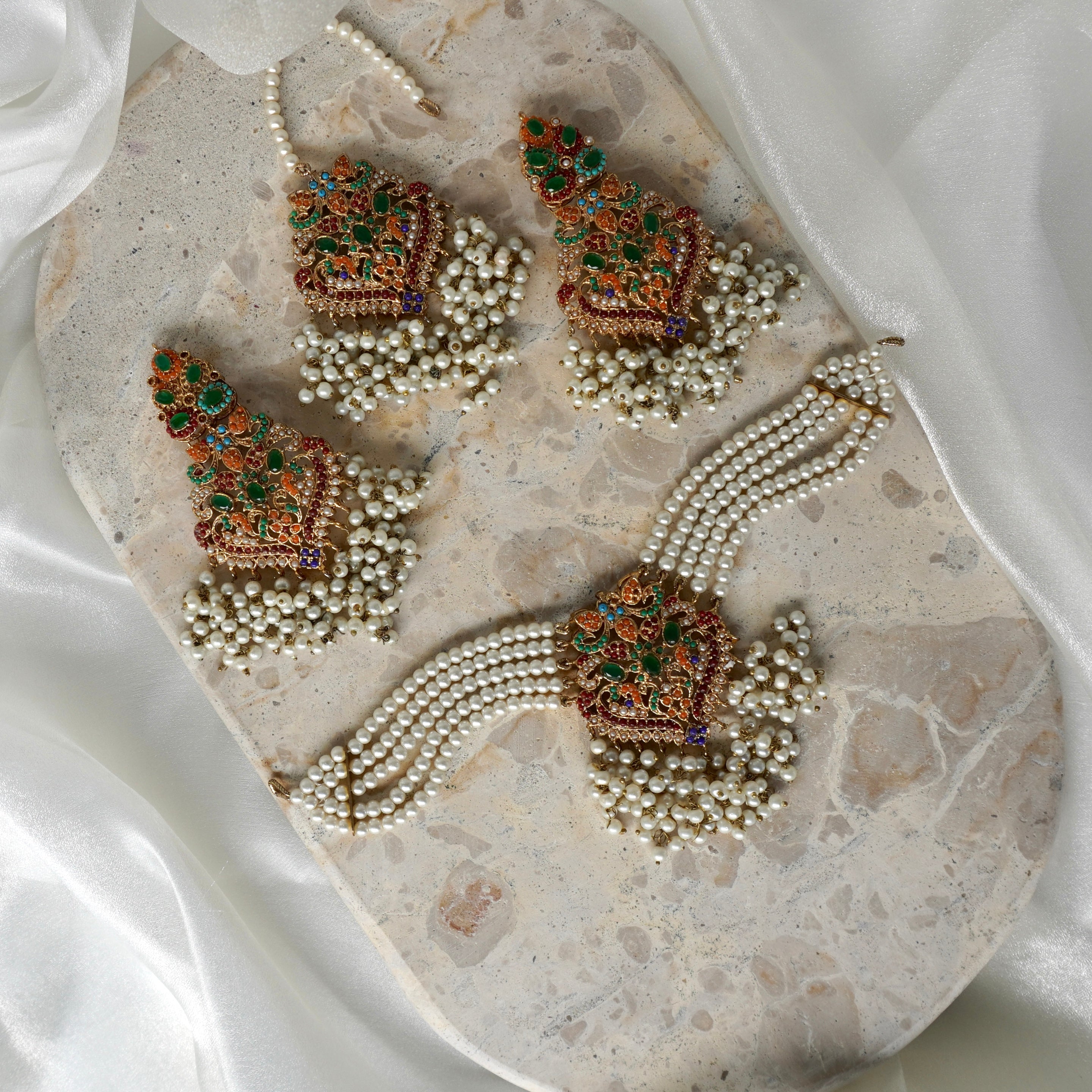 Halime Pearl Choker Set