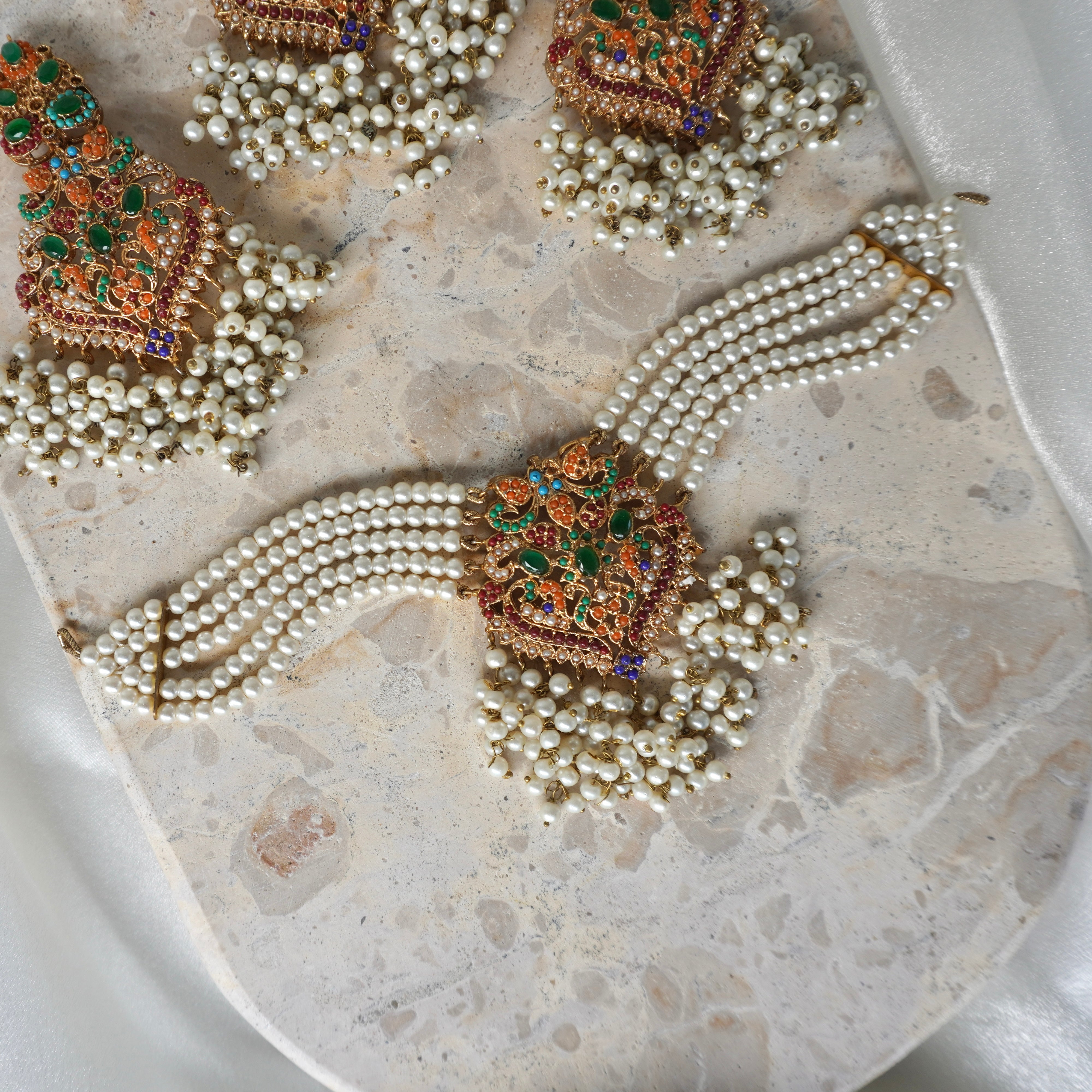 Halime Pearl Choker Set