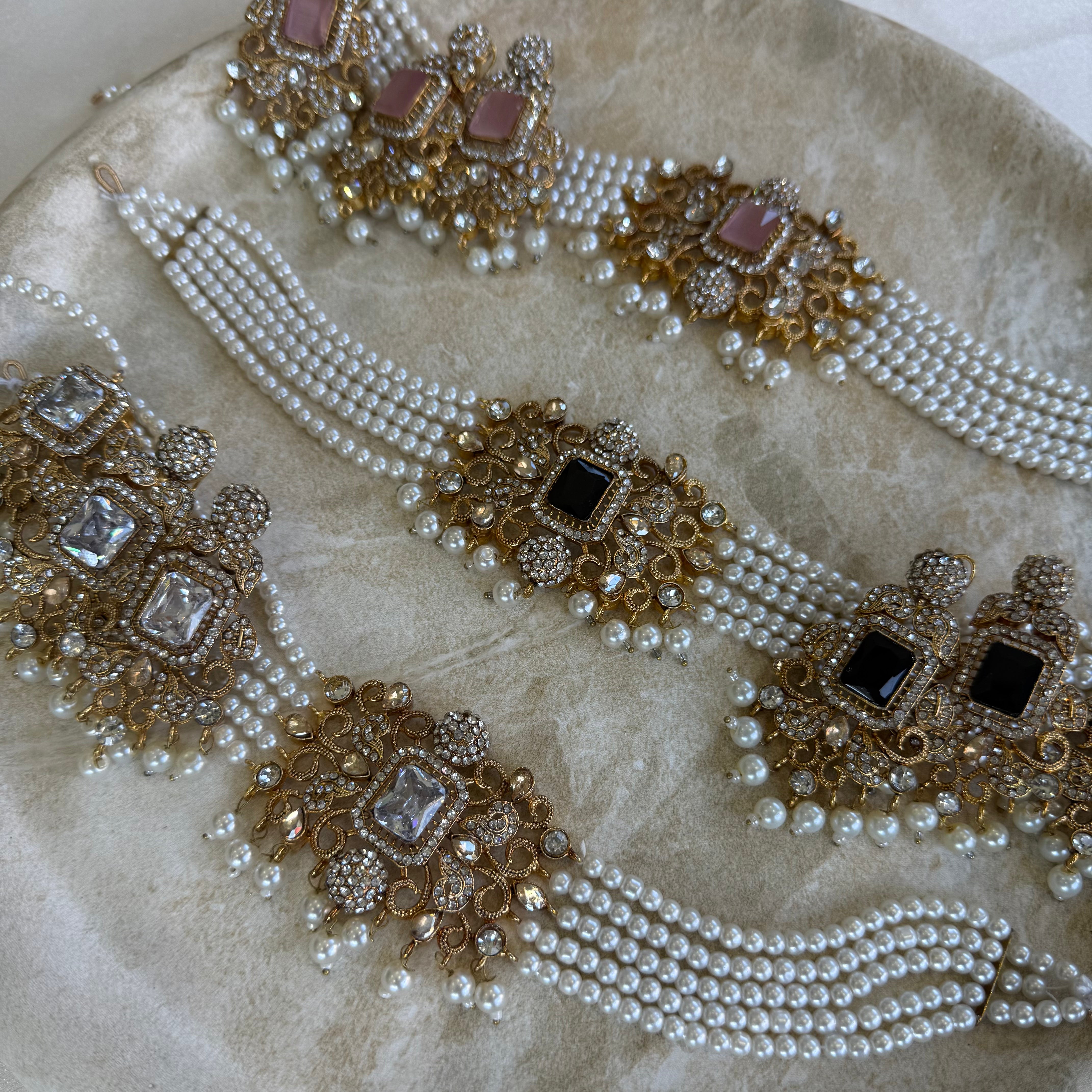 Inaya Choker Set