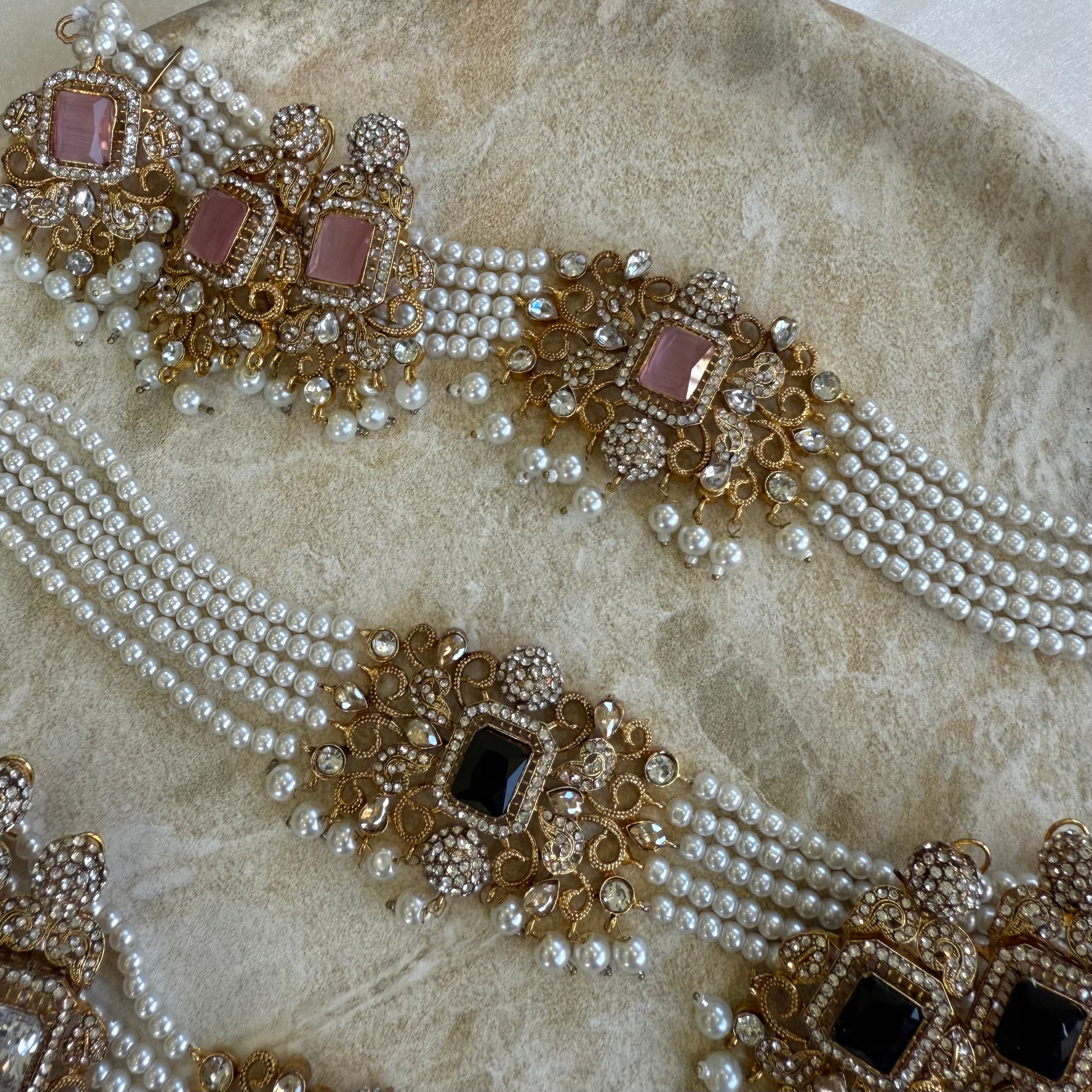 Inaya Choker Set