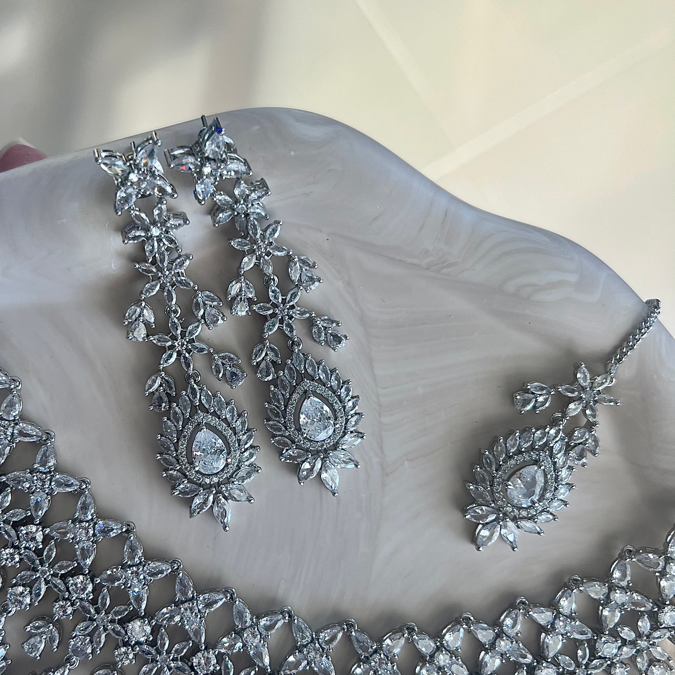 Alera Diamanté Necklace