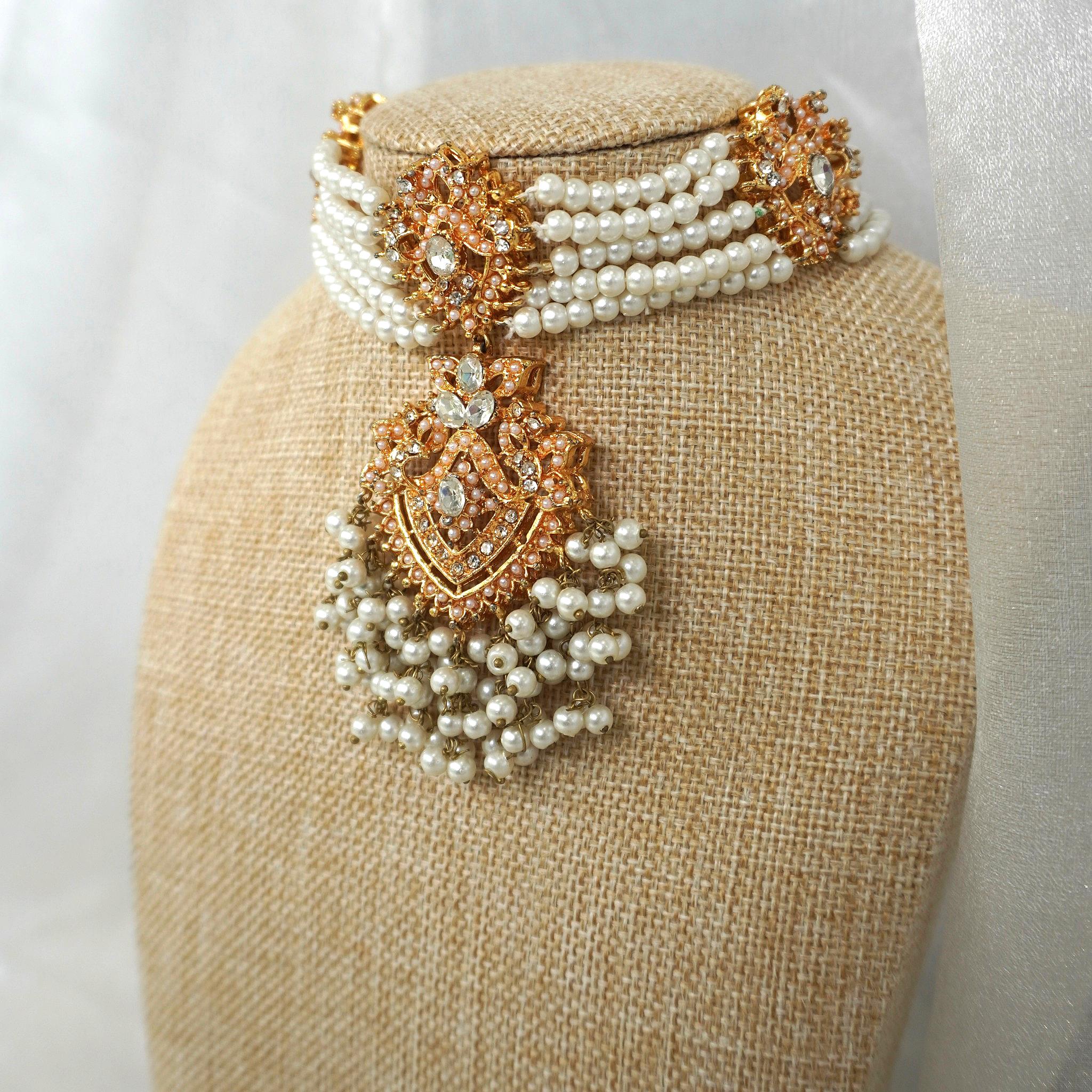 Aya Choker Set