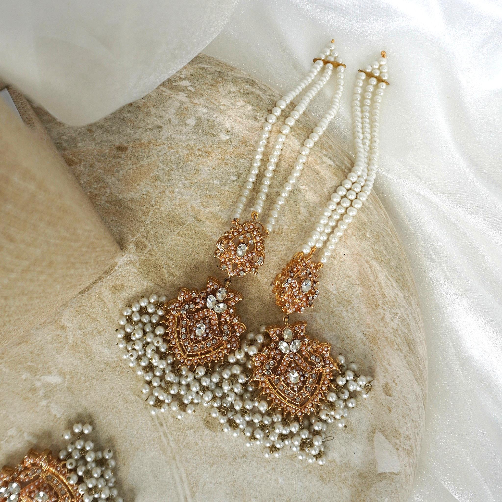 Aya Choker Set