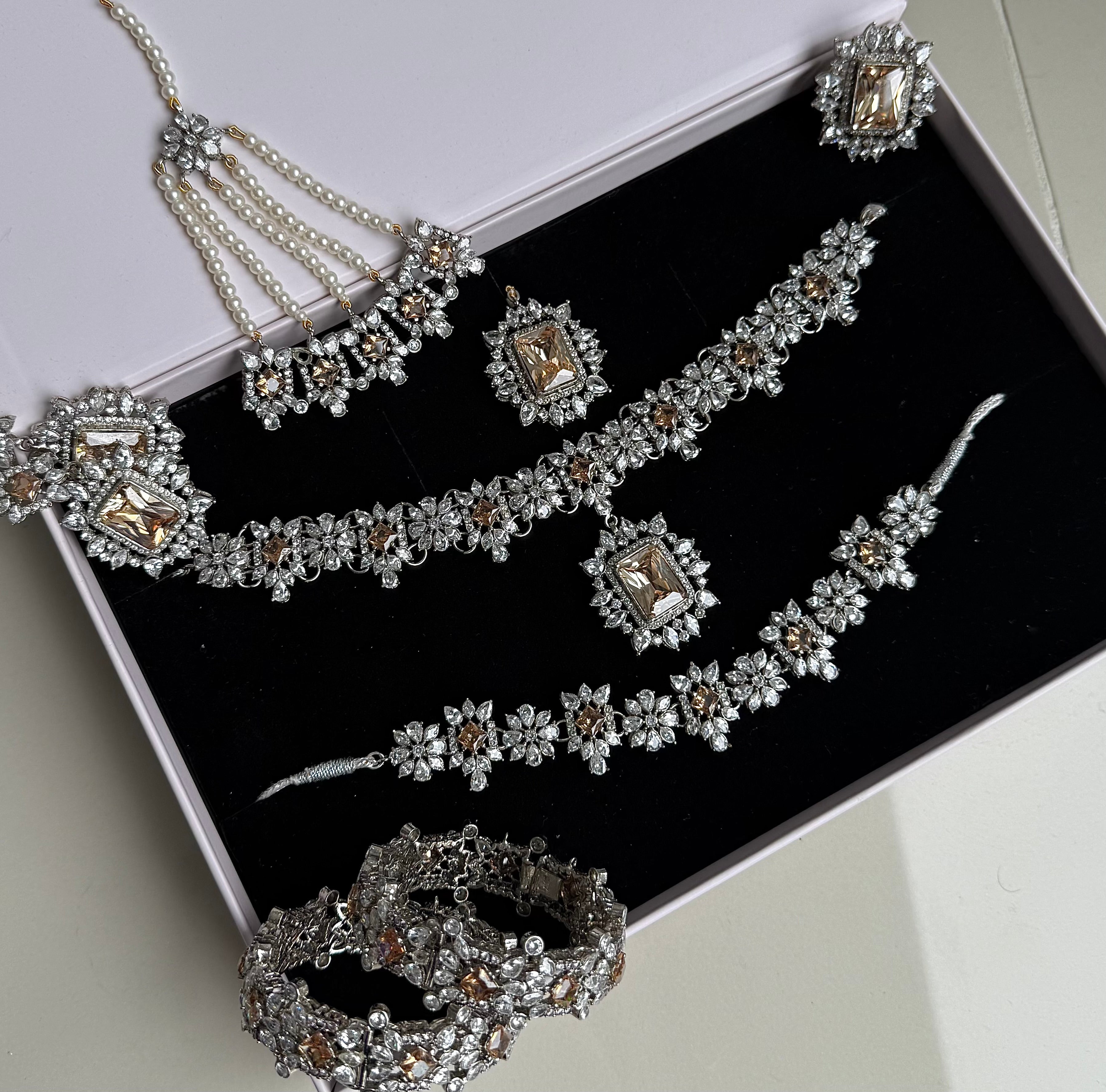 Meher Necklace Set - Champagne