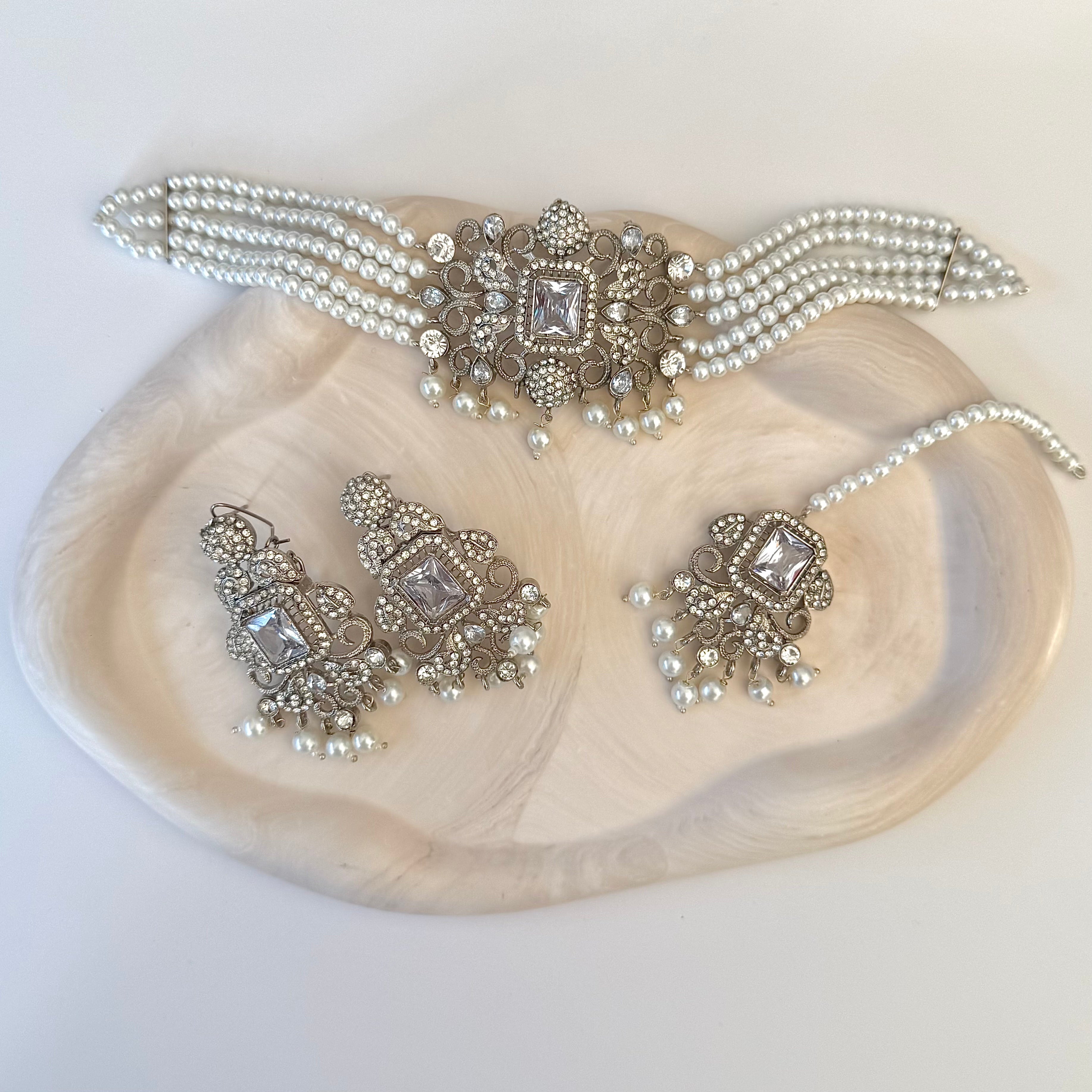 Inaya Choker Set