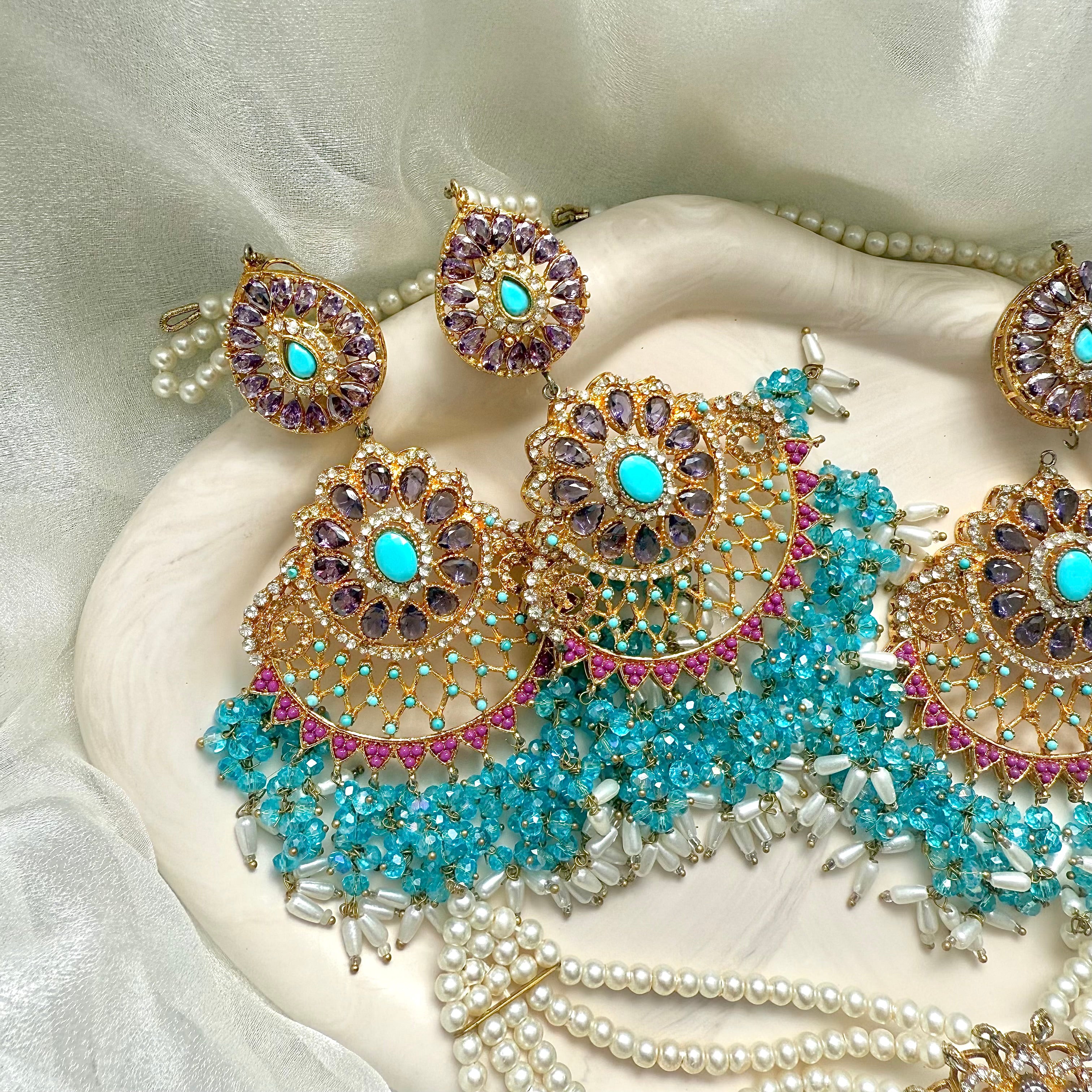 Amera Choker Set