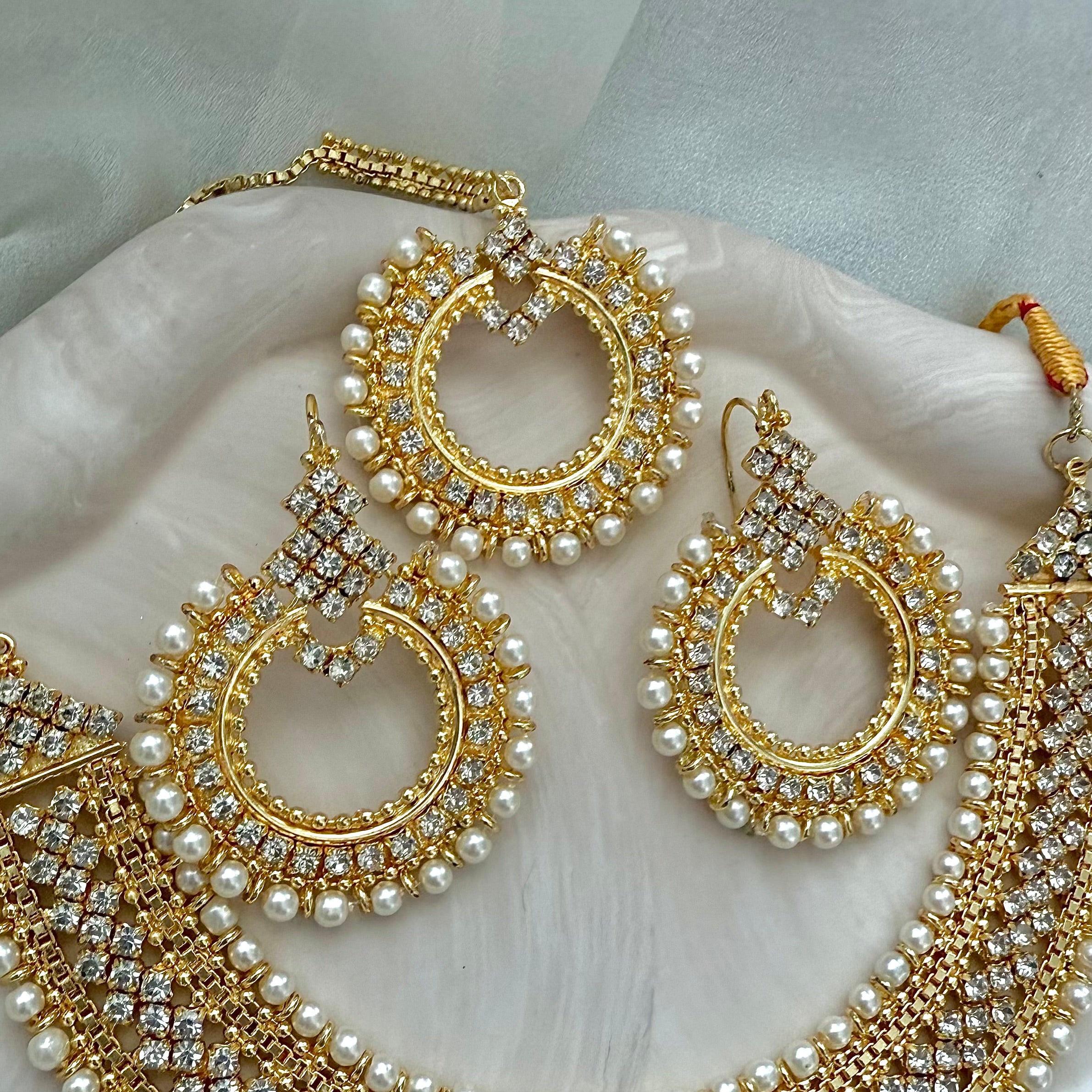 Aima Necklace Set