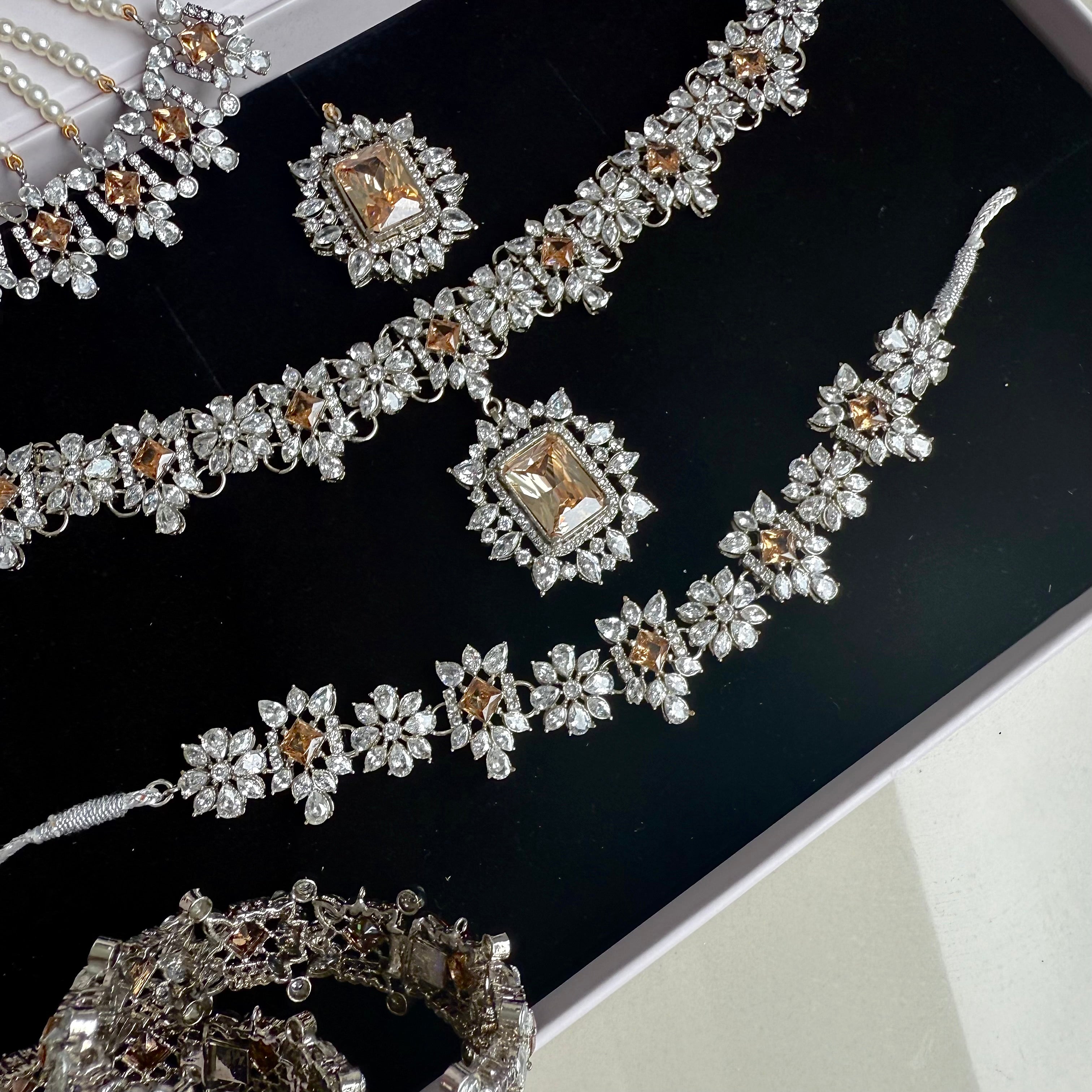 Meher Necklace Set - Champagne