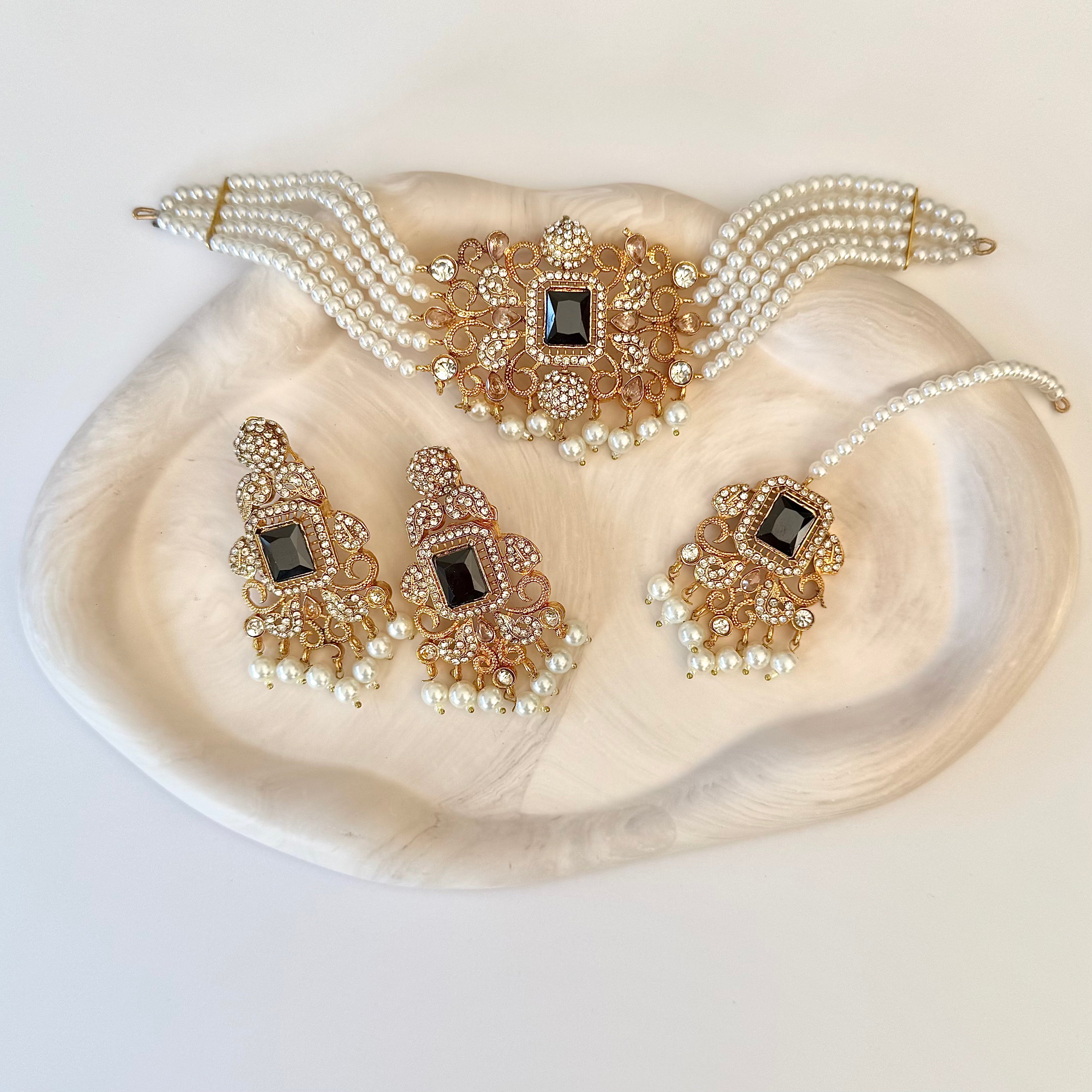 Inaya Choker Set