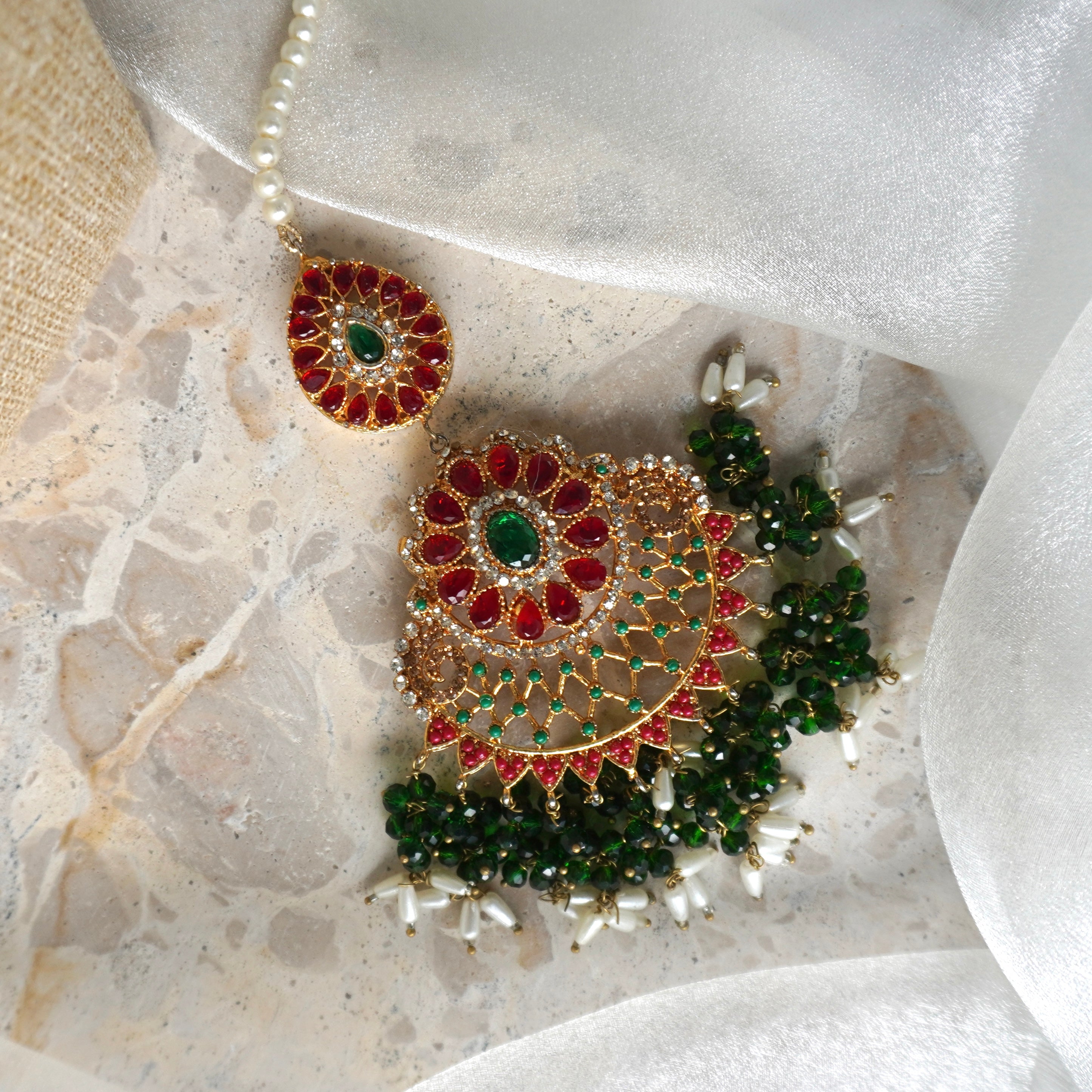 Amera Choker Set