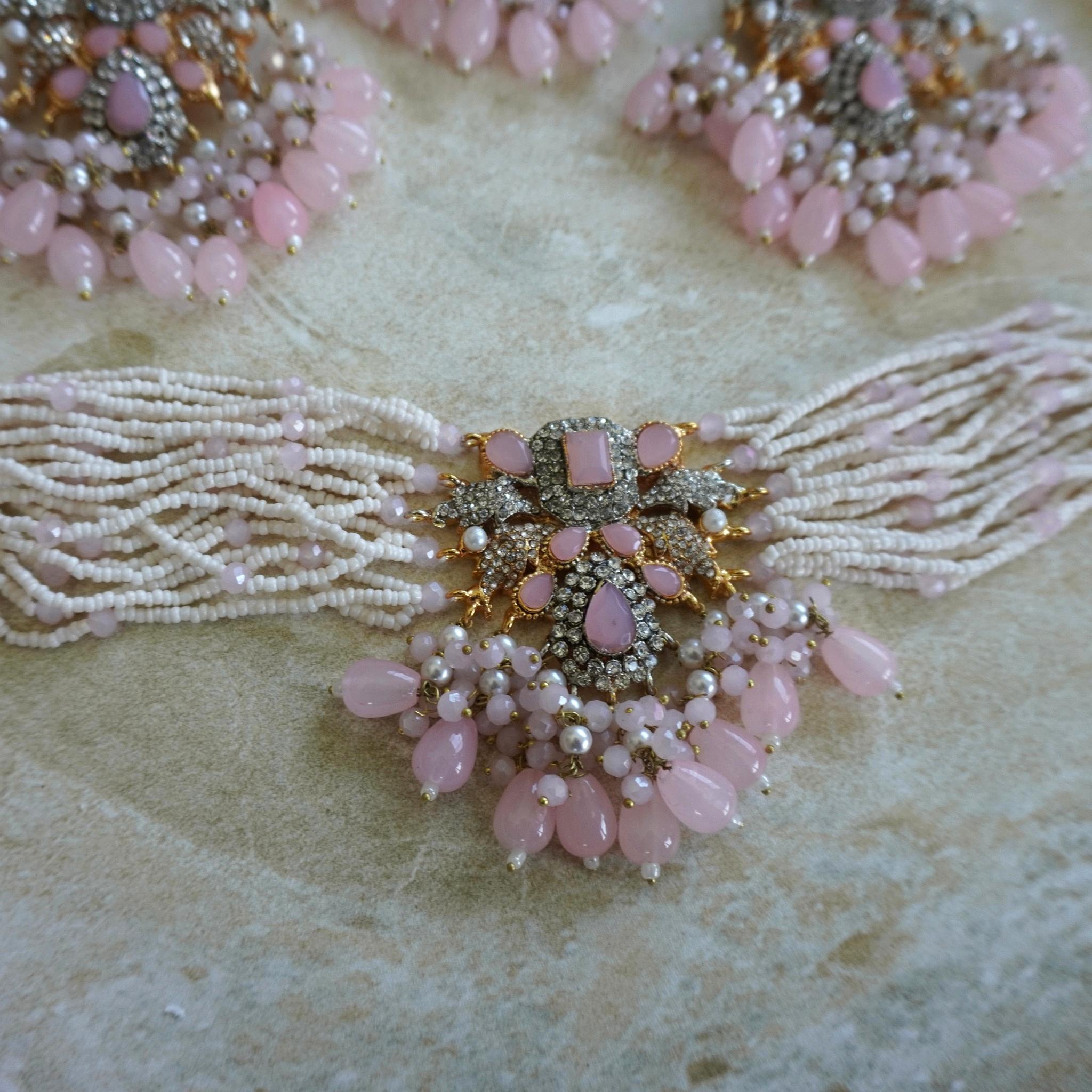 Almirah Pearl Choker Set