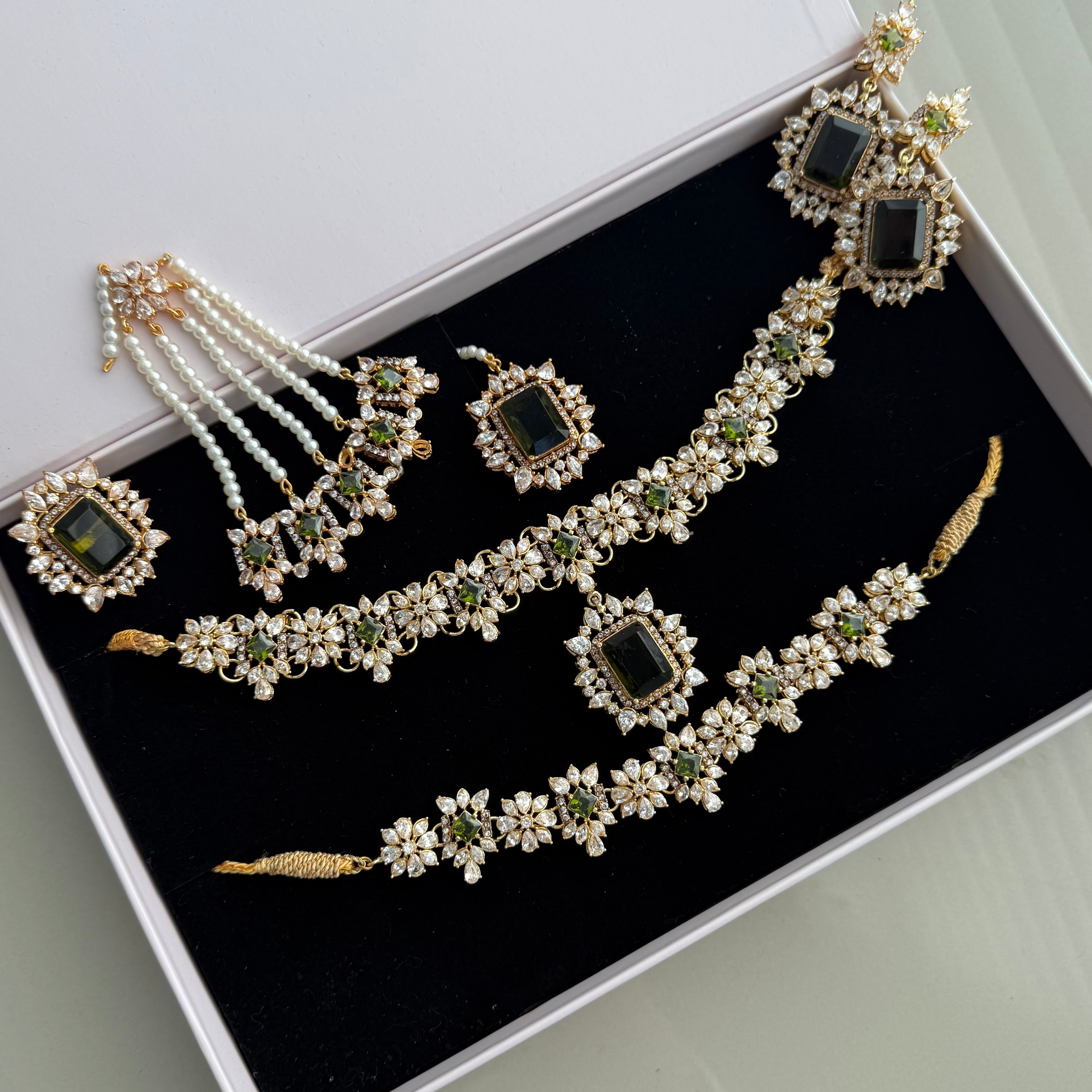 Meher Necklace Set