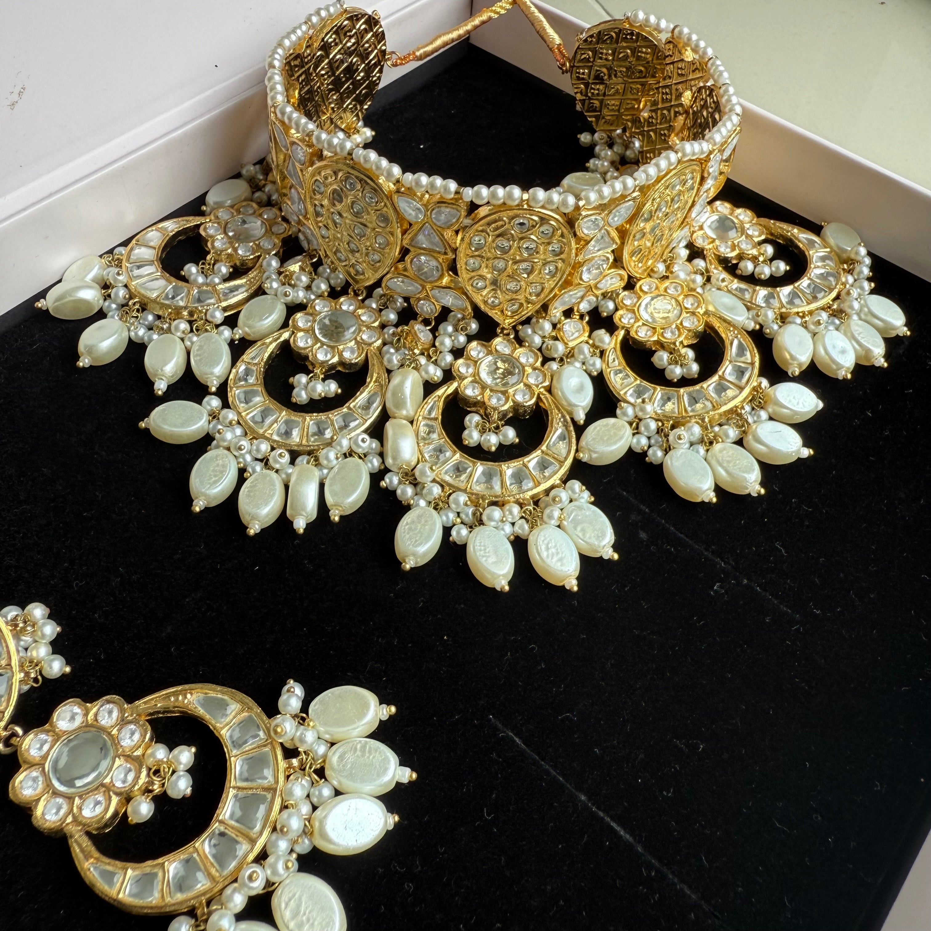 Aiza Necklace Set