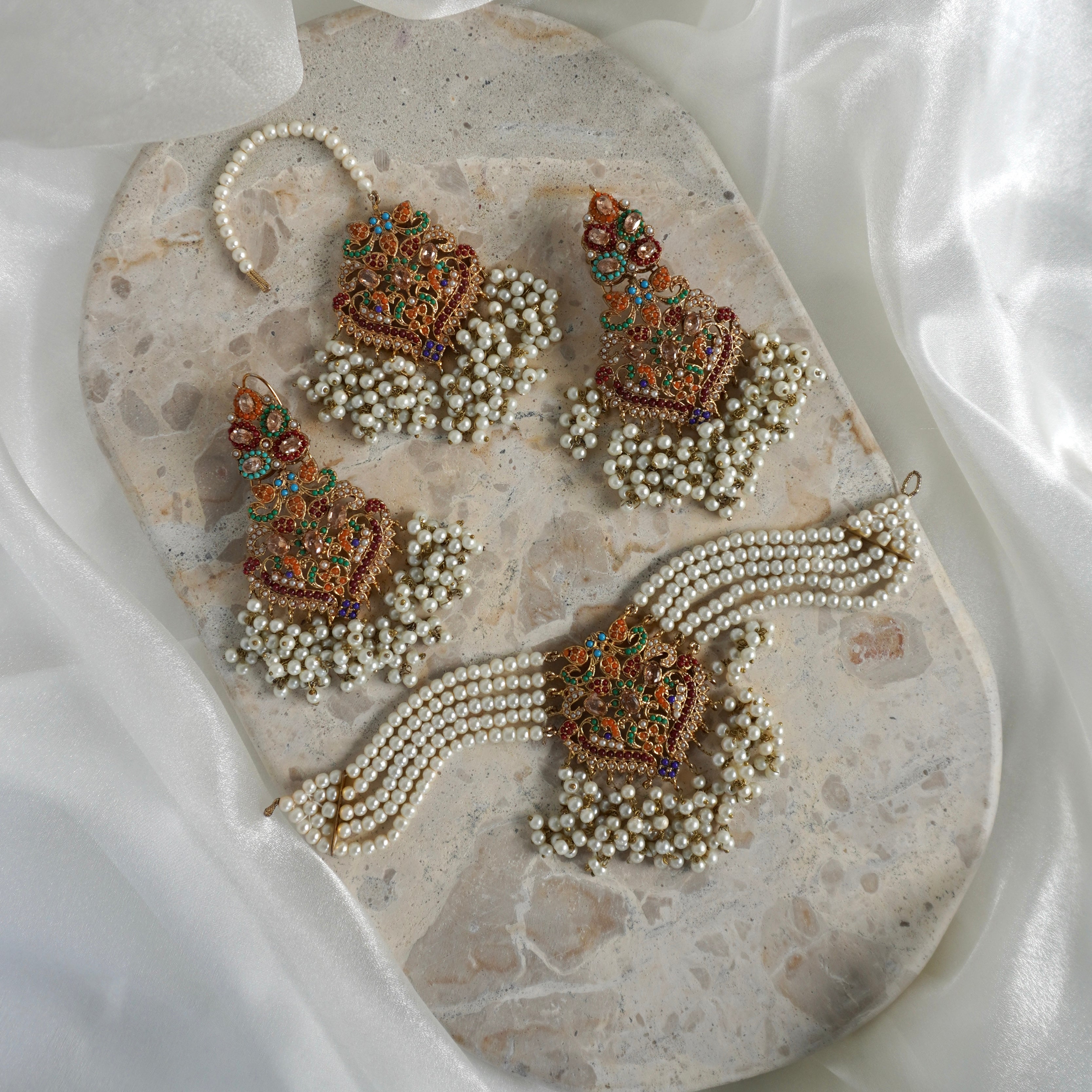 Halime Pearl Choker Set