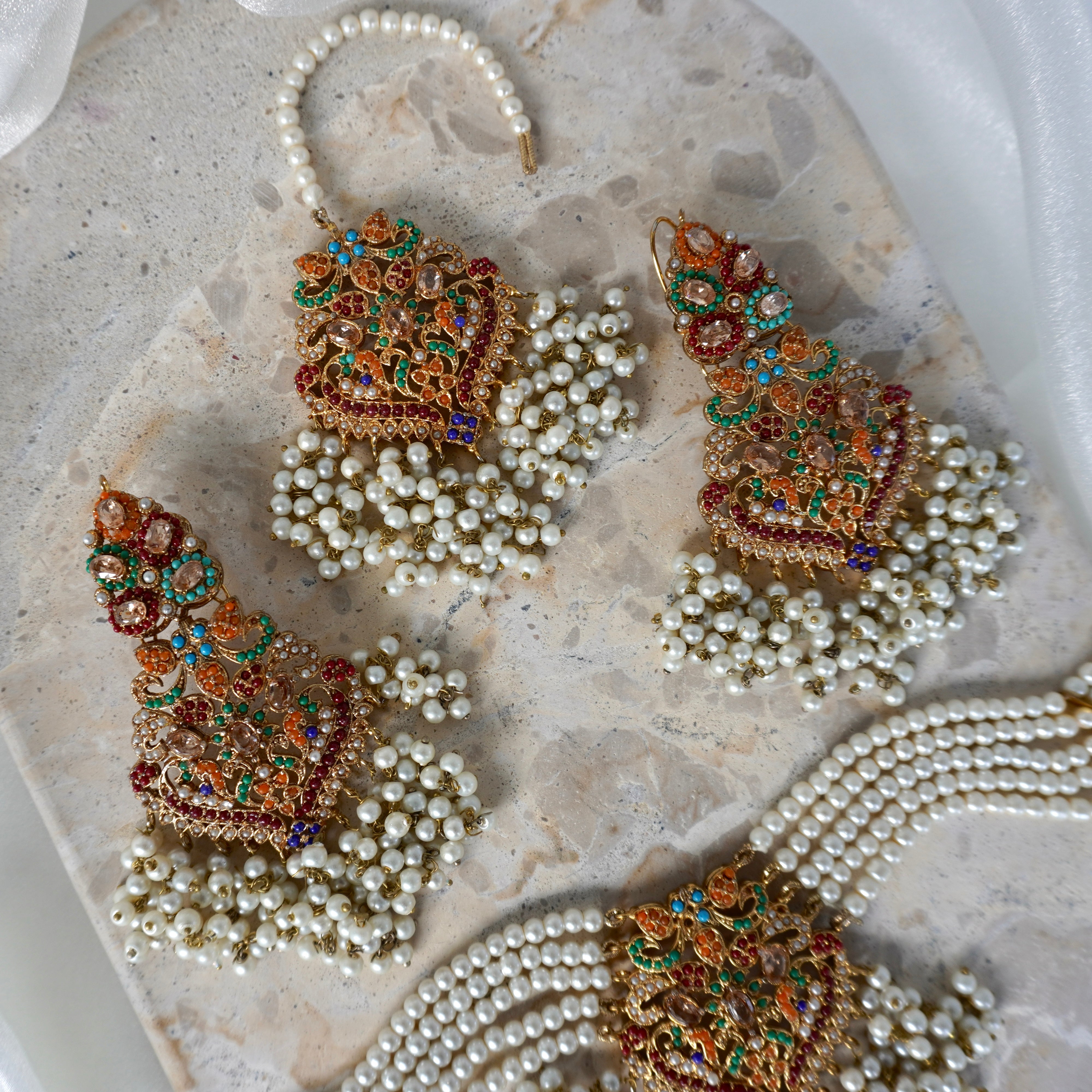 Halime Pearl Choker Set